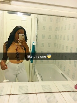 90sdefect:  shanventurax:  Back again with the bathroom pics lol  Lord