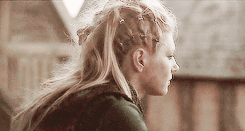 queen-of-ashes:  It was very hard for her to leave Kattegat. She was born here, she