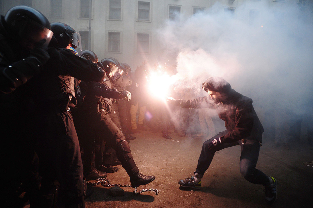 timelightbox:  Photograph by Dzhavakhadze Zurab—Itar-Tass/Corbis Supporters of