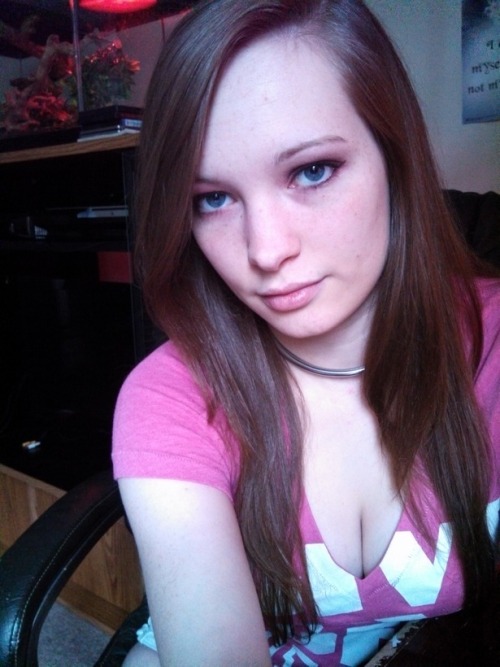 webslutmaker1:Camshows: 01, 02, 03, 04Click the numbers above to view 4 private camshows of Emily!!!