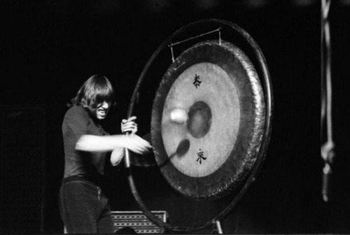 Sex more-relics:    Roger Waters, Paris 1970, pictures
