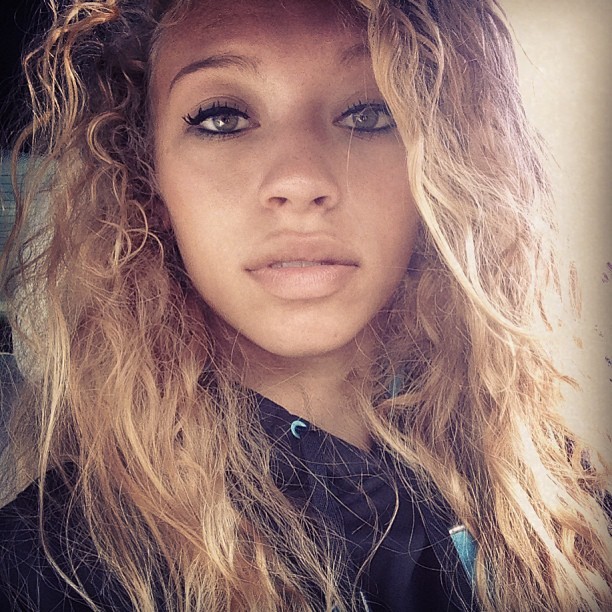 strippersandclits:  strippersandclits:  I found her! There was picture on picture