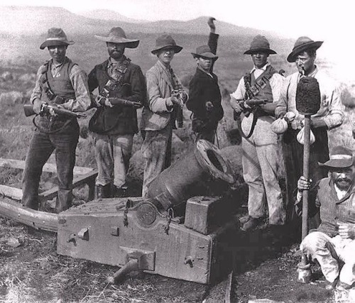 Boers posing with a mortar, Second Boer War, 1899 - 1902