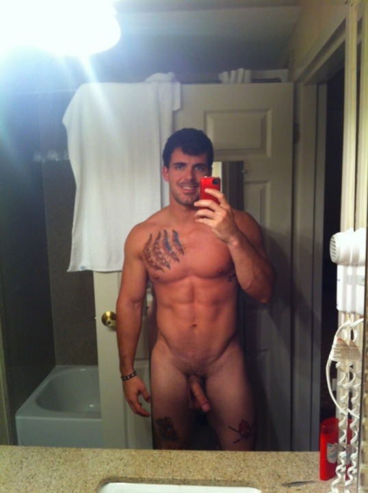 shitilikeandafewofme:  25 Year old straight guy, North Carolina. Follow me for more