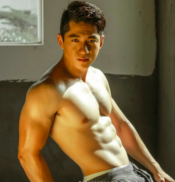 asiangaycock:Yummy !!!