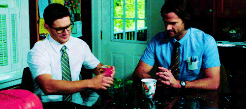 hussyknee: captainheroism:  I legit cackled like a hyena. Dean Winchester as Batman throwing shade a