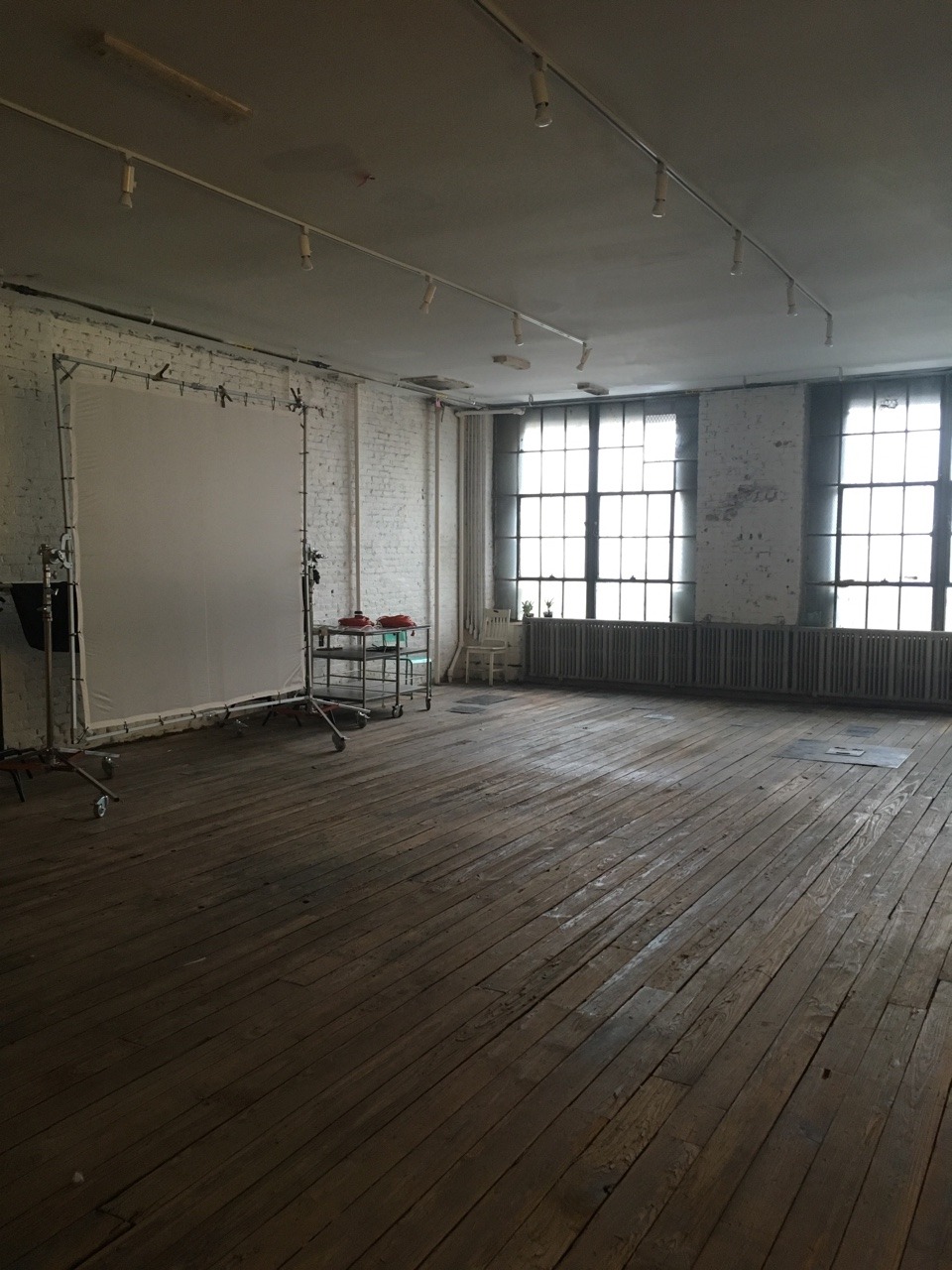 youbroketheinternet:New studio.