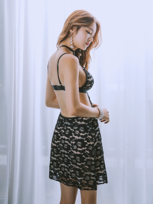 gravure-glamour:  Park Jung Yoon