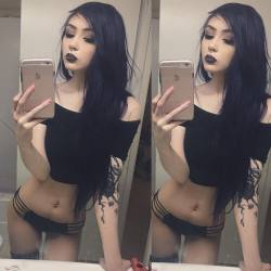 horrorcutie:  My lipstick matches my hair