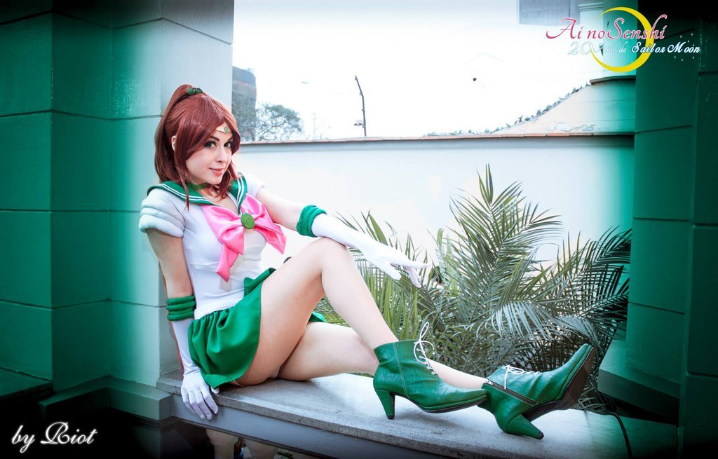 hotcosplaychicks:  Sailor Jupiter Makoto Kino by DarkTifaStrife  Check out http://hotcosplaychicks.tumblr.com