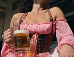 ourpleasureoutlet:  sexy barmaid getting