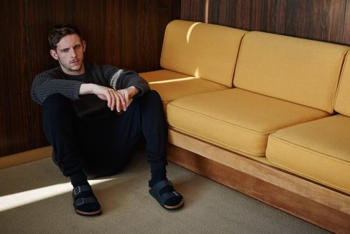 Jamie Bell fotografiado por Blair Getz Mezibov, estilismo de Dan May para The Journal de Mr Porter.T