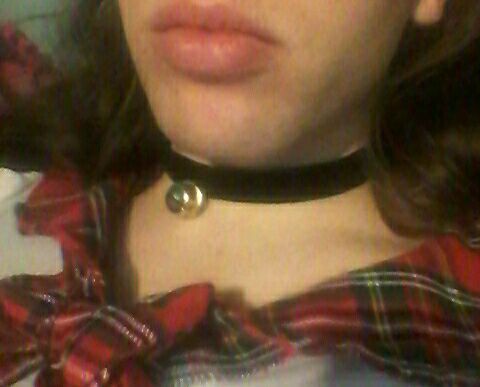 roseerin:  guess who got her self a new outfit!Thats right lil ol me gort myself and insanely small schoolgirl cosplay!Selfy for lgbt monthTrans and Bi pride right here boi!