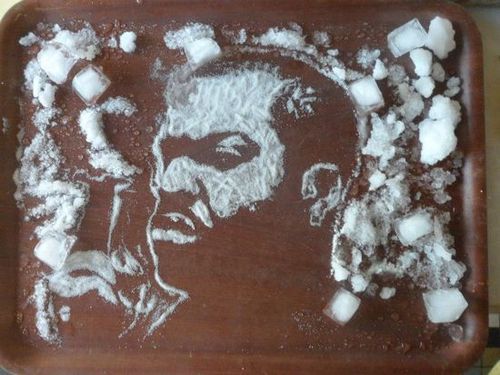 wetheurban:  ART: Pop Culture Portraits by Vivi Mac Now this is cool. French artist Vivi Mac can use virtually any kind of food to create detailed celebrity portraits. Vivi doesn’t need a paintbrush, just a simple straw or a spoon.  Her choice of