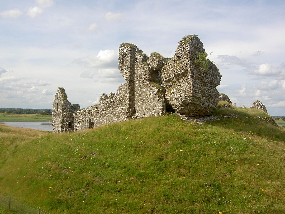 archaicwonder:  Clonmacnoise Castle, County Offaly, Ireland During the period of