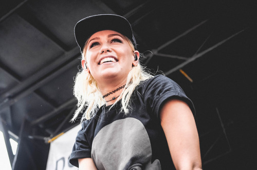 lovelyjennaxo:  Jenna McDougall of Tonight Alive by helenshowalter on Flickr.