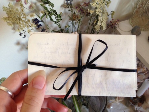 floralwaterwitch: @krasivay always sends me the most beautiful letters and flowers, she’s so t