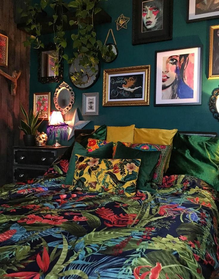 sasukesplug:sasukesplug:peak interior design to me is maximalism with dark green or black walls bitches watch howls moving castle once and make this their whole lifestyle 