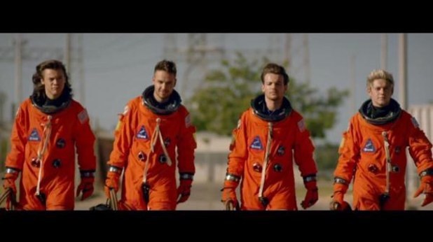 shippinglarrylove:  One Direction MUSIC VIDEOS (2011-2015)  😭😭😭💘