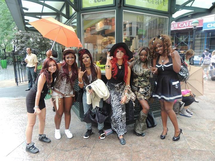 kawaii-afro-fluff:  walkingthenarrowway:  pics from the NYC summer Gyaru meet this
