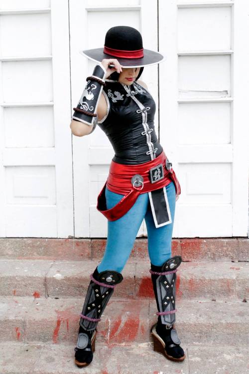 Sexy female Kung Lao cosplay by Katta Ramos.