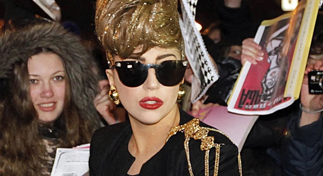 Lady Gaga Elton John Purse Fob Sunglasses Gold Key Ring Chain Love Bravery  Colab | eBay