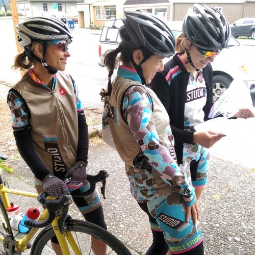 pedalitout:We’ve got 90 something miles, #gravel roads and a bunch of hills to climb in the rain tod