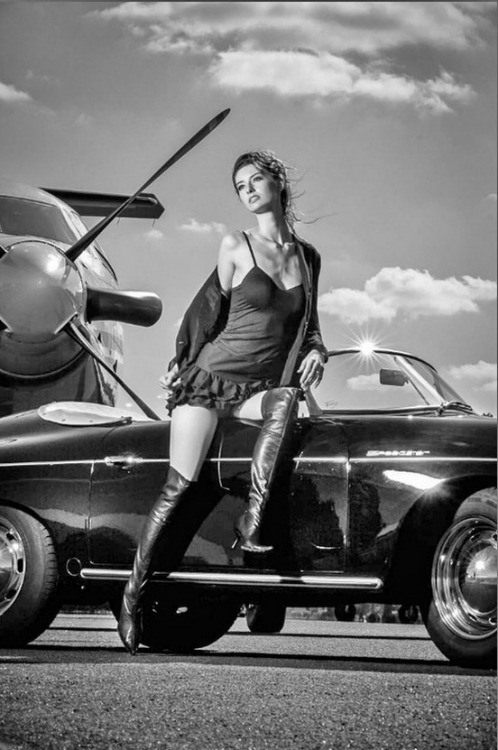 luxury-car-divas:  Girl in car babes-and-cars.blogspot.com/