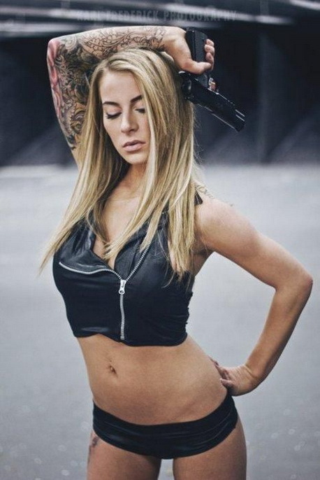 girlandguns:  Girl With Gun  follow me at : http://girlandguns.tumblr.com/