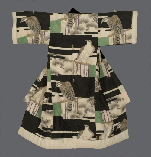 thekimonogallery: Boys padded KimonoLate Meiji period (1880-1912)A padded silk boys kimono featuring