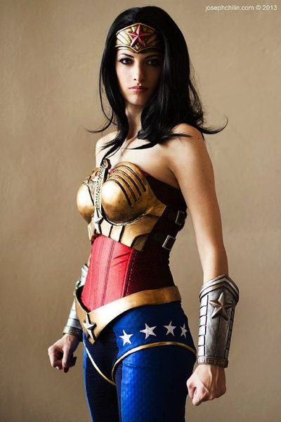 cosplaynerdalert:  http://cosplaynerdalert.tumblr.com for more beautiful cosplay.