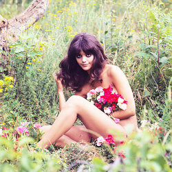 mabellonghetti:   Tina Aumont photographed by Angelo Frontoni, c.1970. 