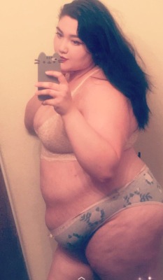 sweetpeach4405:  Been a while since I’ve posted, I’m finally back 😘