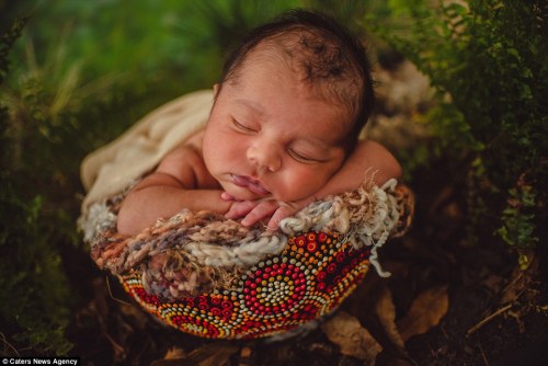 pocarovna: i-believe-i-can-touch-skye: unalome: Breathtaking photos of Aboriginal newborns and pregn