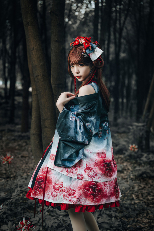 my-lolita-dress:  #lolitaupdate Red Spider Lily Wa Lolita Dress   Size: S-XL bust 86-98cm, wais