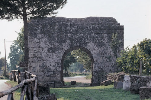 Ancient Roman gate at Aquinum (modern Aquino).The town was founded by Volsci but Romans conquered it