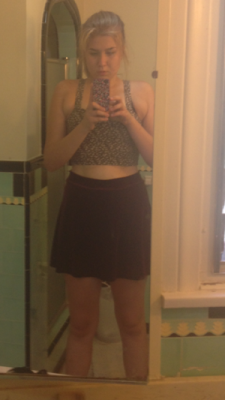 stophatingyourbody:  TW: EATING DISORDER AND SELF HARM Sorry for the awkward mirror shot. I didnt have anyone to take the picture  I have always been the ‘tall girl’. Now at 20 years old, I’m a whooping 6’1” — Taller than my dad and most of