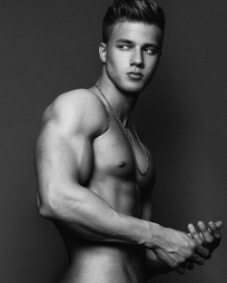 somegoodthings:    Attila Toth by Brian Jamie