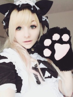 eikkibunny:  Meowww (=ﾟωﾟ)ﾉ cat maid