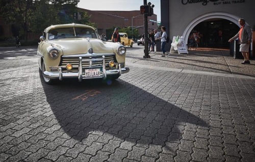 Yella48 #vintagecar #yellow #shadow #carcruise #pegsuecruise #cruising #chrome #santarosa #santarosa