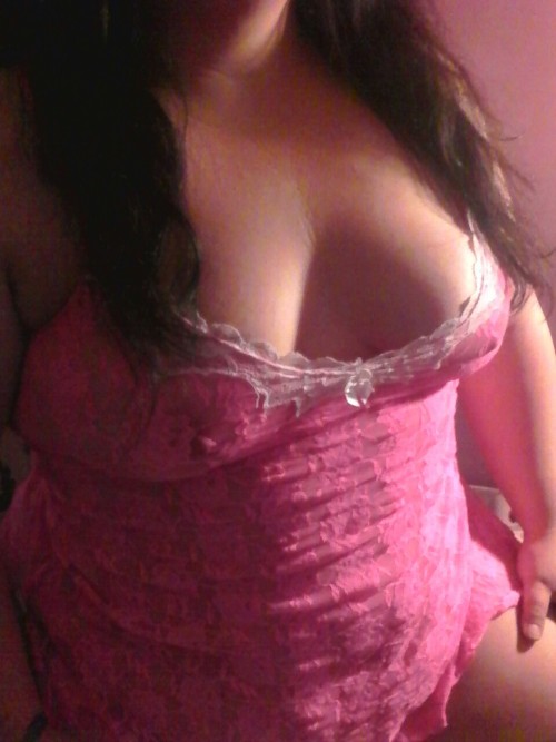 real937couple: New pics of the wife. Marineslovethickchicksabsolutely love it thanks for the submit
