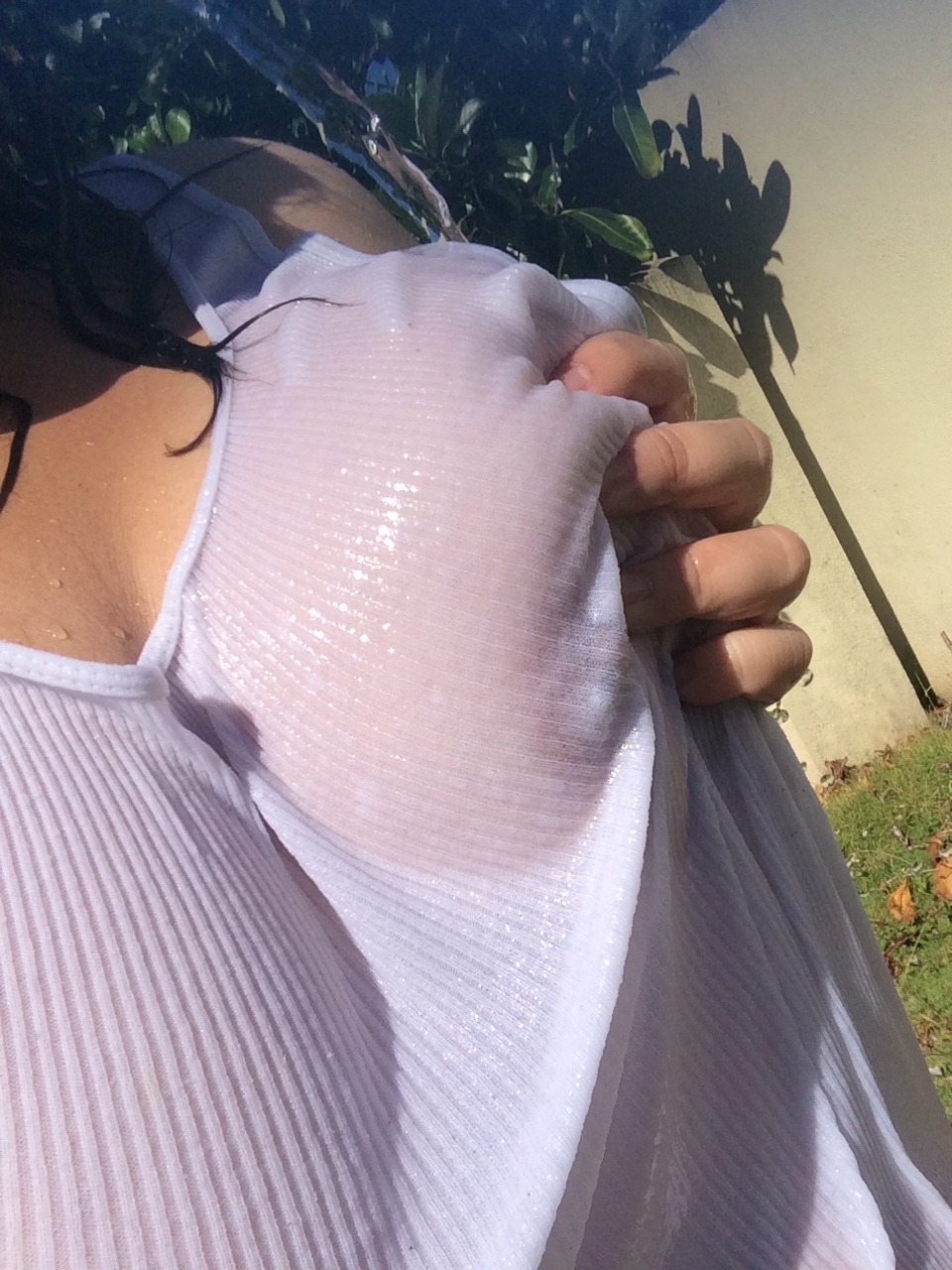 smoke-on-sundays:  Just in case my girl wants one… ;)  One? Boob? Nah, mate. I