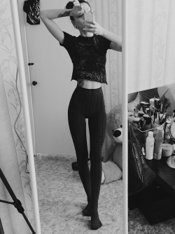 kitkanorexia:  🌸 wanting such a tiny waist 🌸