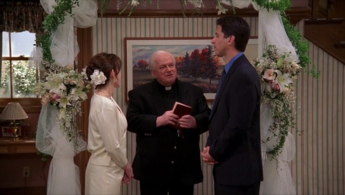 Everybody Loves Raymond (TV Series) - ’The Tenth Anniversary’ S4/E16 (2000),Charles Durningas Fa