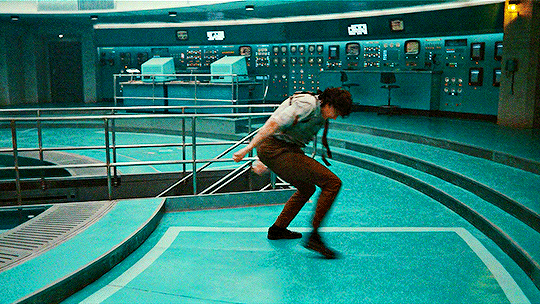 7ff175b3bb9e5b8b2d31065cc8f111815c999685.gifv