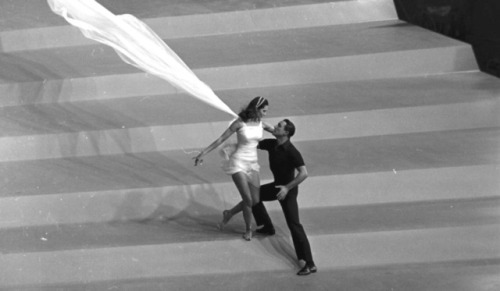 Cyd Charisse comments on dancing with Gene Kelly“If I was black and blue, it was Gene.”Cyd Charisse