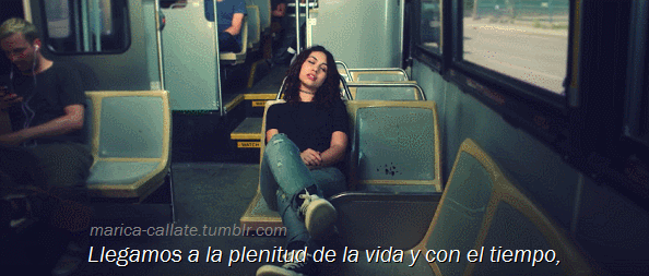marica-callate:    Alessia Cara - Seventeen.-Kit Kat.