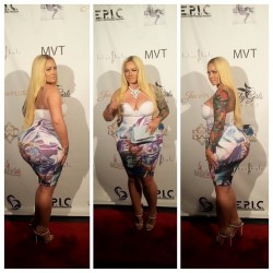 elkestallion:  #bts at the @flygirlsunite #redcarpet event … Dress @shopwith_shawtyfwe shoes @louboutinworld #ink #curves #hollywood #fun #thick #elke #iloveelke  (at Aza Mesa)