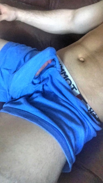 mystraightfriend:  Mystraightfriend.tumblr.com
