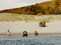  […] he gave up being king of where the wild things are. But the wild things cried,